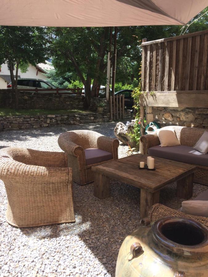 Le Val D'Ailleurs Bed & Breakfast Jausiers Bagian luar foto