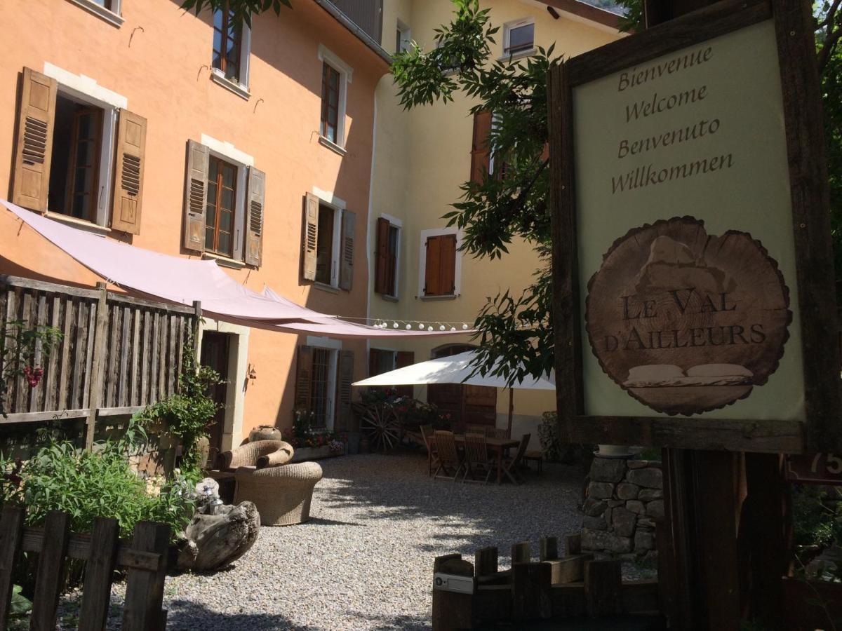 Le Val D'Ailleurs Bed & Breakfast Jausiers Bagian luar foto